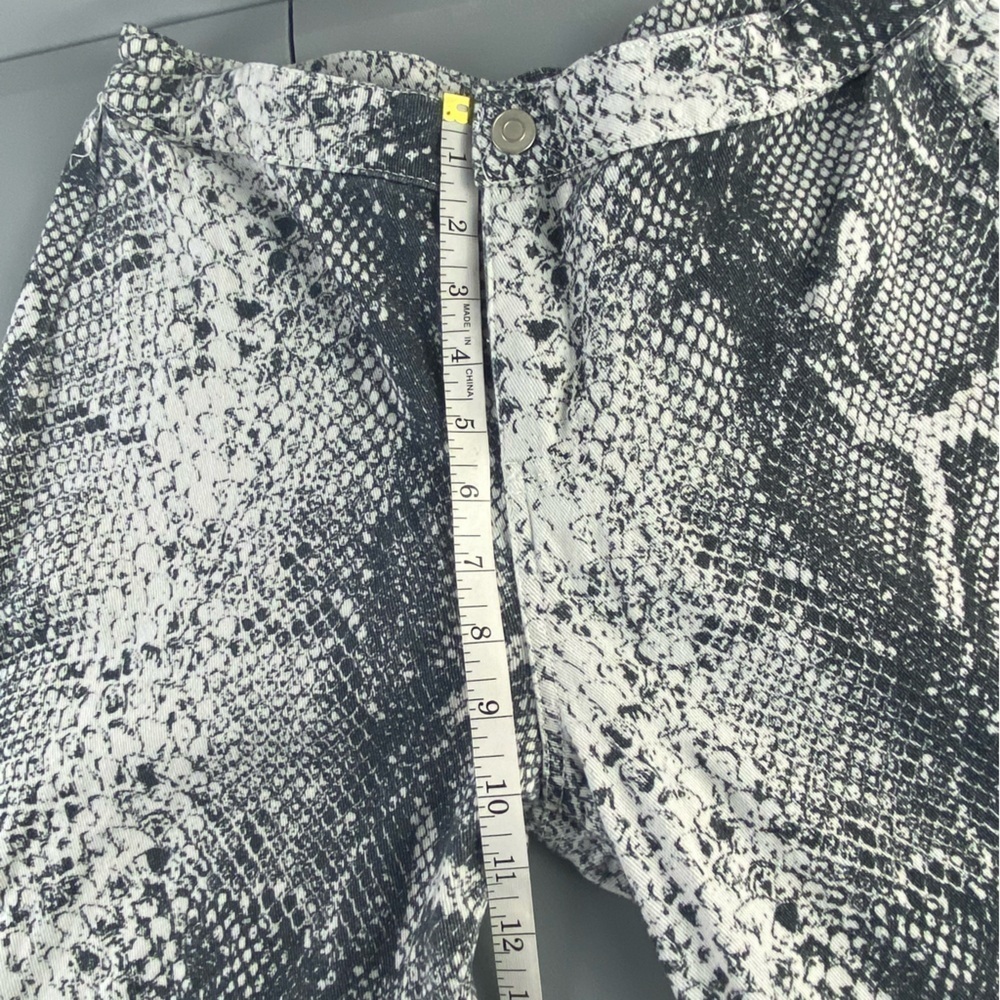 Peach Love California snake skin print stretchy bellbottom pants high waist - Picture 8 of 11